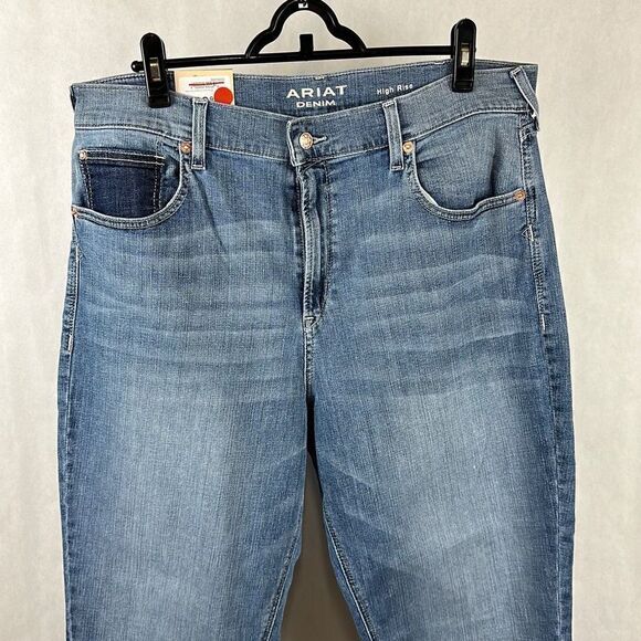 NWT Ariat Boyfriend Denim Jeans High Rise Bombshell - Picture 2 of 7